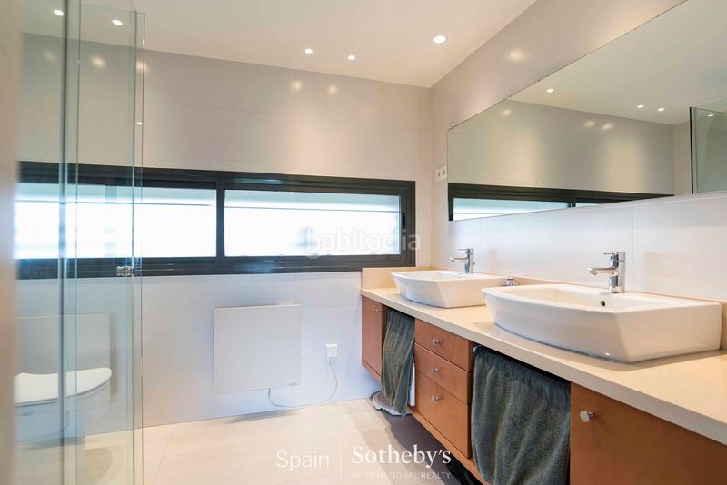 Foto d6988c58-6aca-4774-9202-31d49e6a43df. Apartament amb calefacció aparcament piscina a Encinar de los Reyes La Moraleja