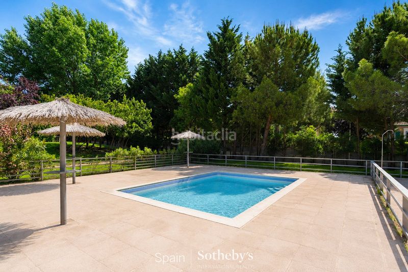 Foto e64280c7-c10f-45c0-a980-98f810dcf210. Apartament amb calefacció aparcament piscina a Encinar de los Reyes La Moraleja