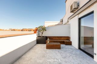 Apartament  Calle del conde duque. Ático de estilo contemporáneo con dos terrazas en el corazón de