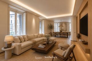 Apartament  Calle de fuencarral. Piso con 8 balcones reformado en justicia
