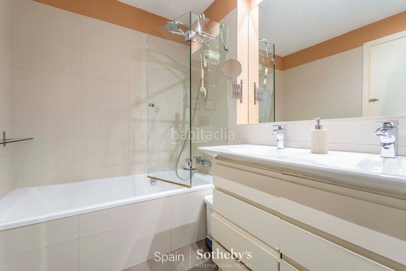 Foto 6d2520a7-59ba-464f-b28d-952179cbcf2d. Apartament amb calefacció aparcament a Universidad-Malasaña Madrid