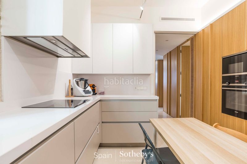 Foto 4e331393-b64e-423f-9119-c4dbeea2a95c. Apartament amb calefacció aparcament a Ríos Rosas-Nuevos Ministerios Madrid