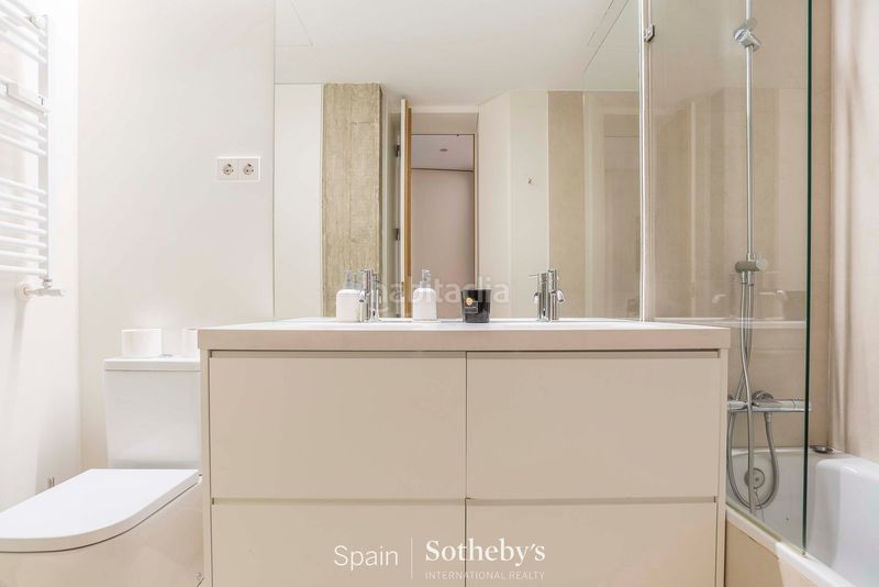Foto 8efe56a7-a3c1-4505-a542-70c0ee1ce3ea. Apartament amb calefacció aparcament a Ríos Rosas-Nuevos Ministerios Madrid