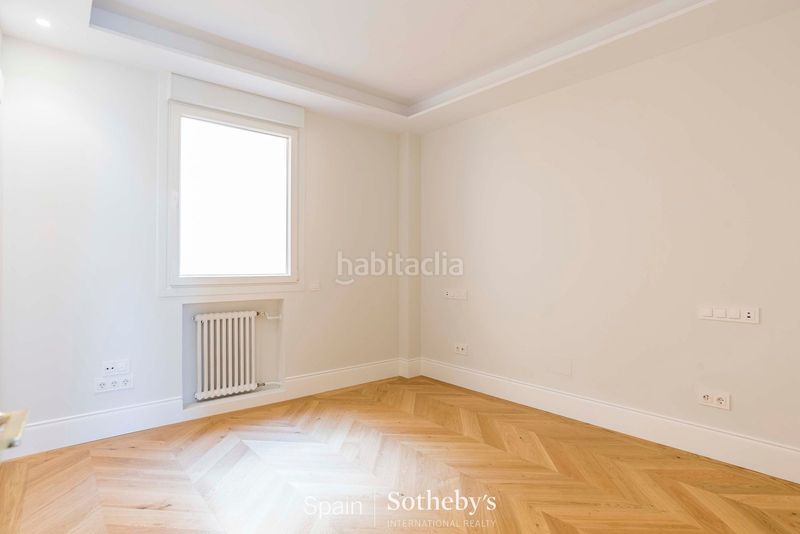 Foto 557b1b47-4847-4078-b629-960b2030e505. Apartament amb calefacció aparcament a Gaztambide Madrid