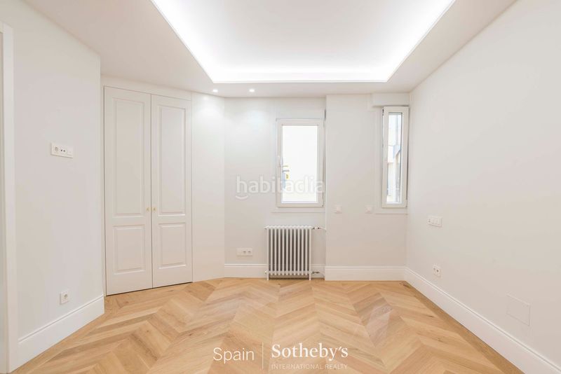 Foto f590cc83-d9ad-4227-8a6a-e6af318f1531. Apartament amb calefacció aparcament a Gaztambide Madrid
