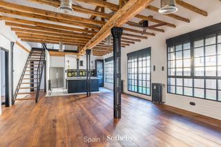 Attique à Sol. Ático renovado con terraza y vistas en el corazón de madrid