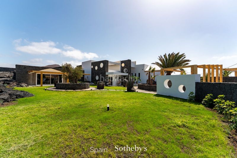 Foto 80023378-a797-4042-84f5-a65964f49b7b. Casa amb aparcament piscina a Tahiche Teguise