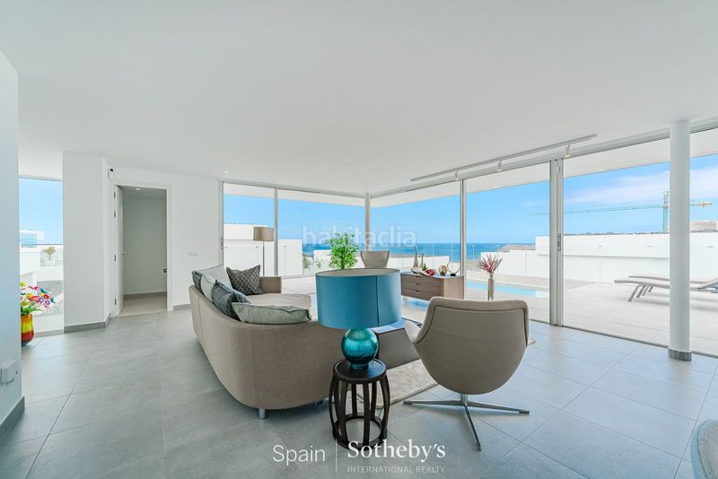 Foto 64bd0fe8-bb08-4379-8782-0cc922ce6a30. Casa amb calefacció aparcament piscina a Callao Salvaje - Playa Paraíso Adeje