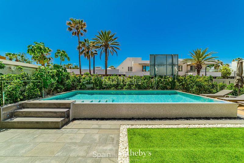 Foto 2f5ab965-755f-43ae-9807-37e6674bed93. Casa amb calefacció aparcament piscina a Playa de las Américas Arona