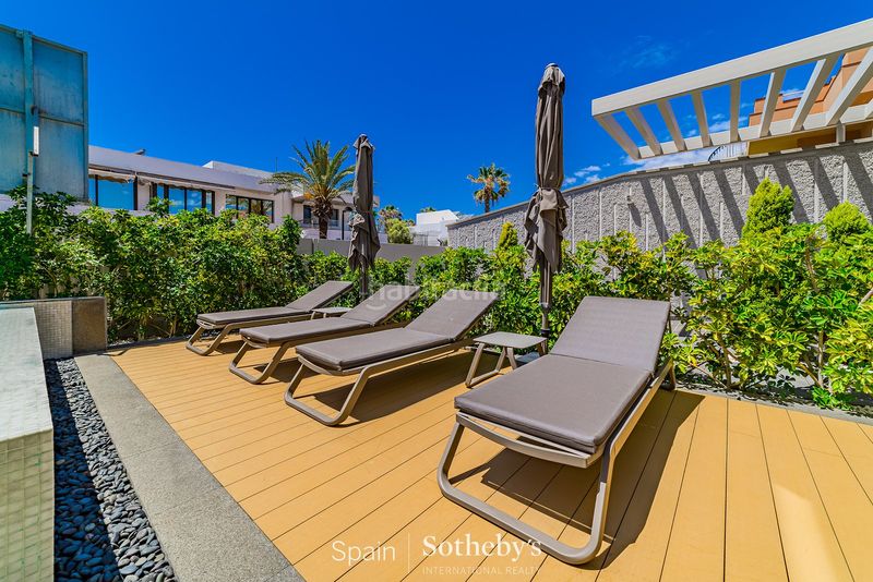 Foto 6a2d6e55-6a51-44c0-82a7-0c197c11e3ac. Casa amb calefacció aparcament piscina a Playa de las Américas Arona