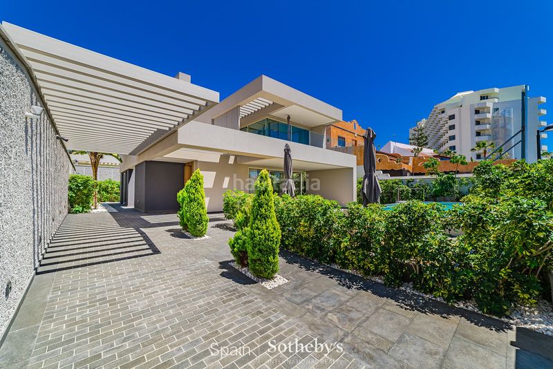 Foto bb50439d-b6a8-4180-b5e7-623352389086. Casa amb calefacció aparcament piscina a Playa de las Américas Arona