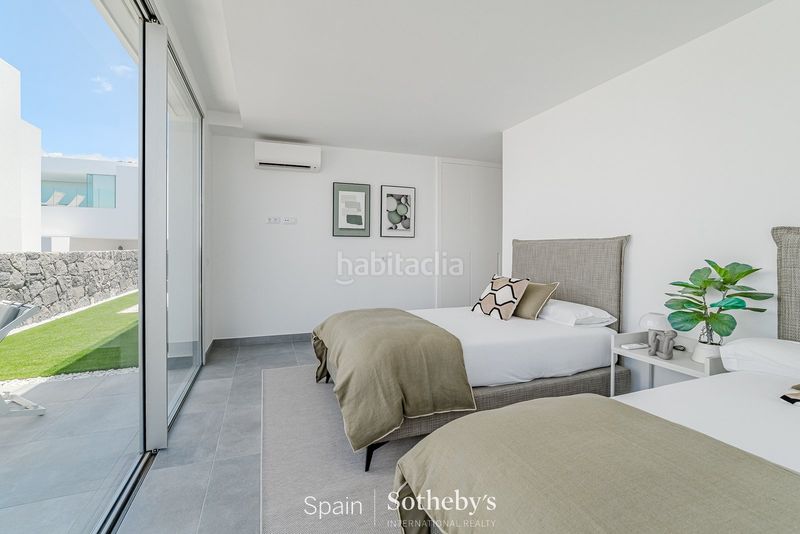 Foto 7890e19e-46c4-41a3-94ab-127b9412336d. Casa amb calefacció aparcament piscina a Callao Salvaje - Playa Paraíso Adeje