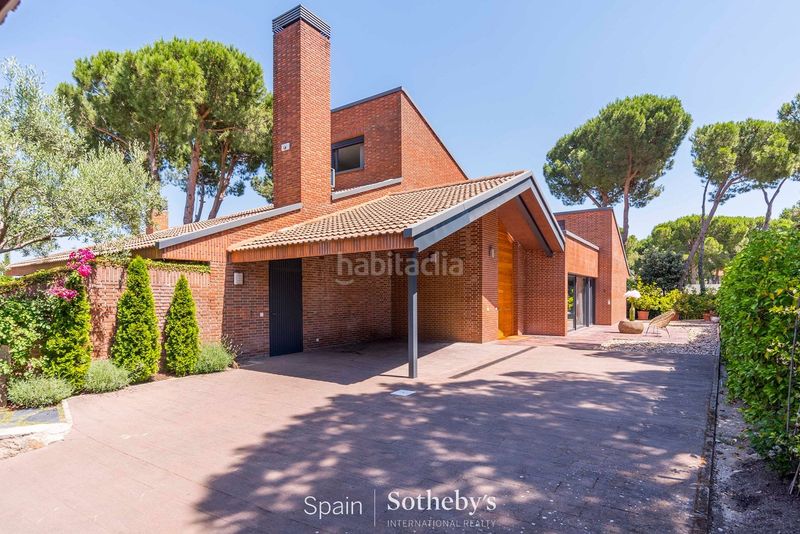 Foto a9d83e59-f7b9-447f-9fb1-5f7f6b2d8748. Casa amb calefacció aparcament piscina a Valdepastores-Las Encinas Boadilla del Monte