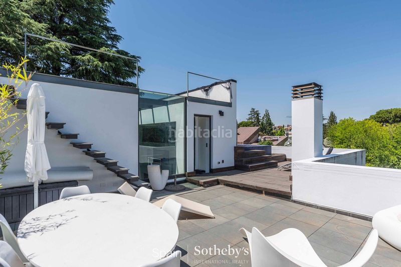 Foto 11a478b7-e80d-45c3-b339-67a29311e839. Casa amb aparcament piscina a Mirasierra Madrid