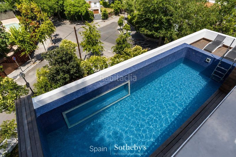 Foto 48becf92-2252-4a35-a371-fa5024ca4357. Casa amb aparcament piscina a Mirasierra Madrid