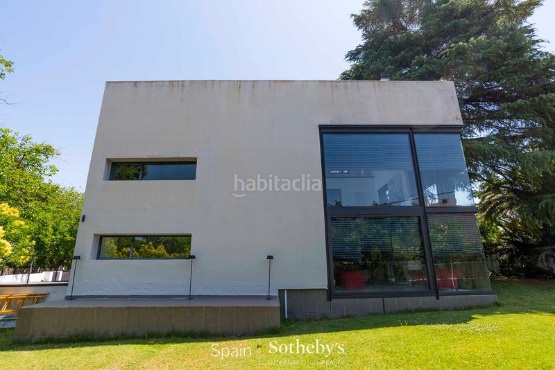 Foto 56d9340f-fc56-442a-b95a-faefacd84f15. Casa amb aparcament piscina a Mirasierra Madrid