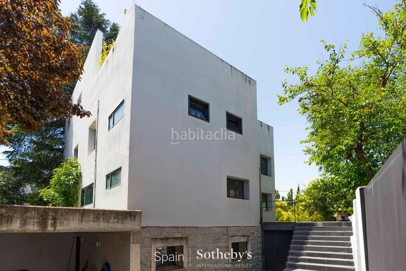 Foto 7c3dd367-1b95-44d8-b9b6-0c52e2037a63. Casa amb aparcament piscina a Mirasierra Madrid