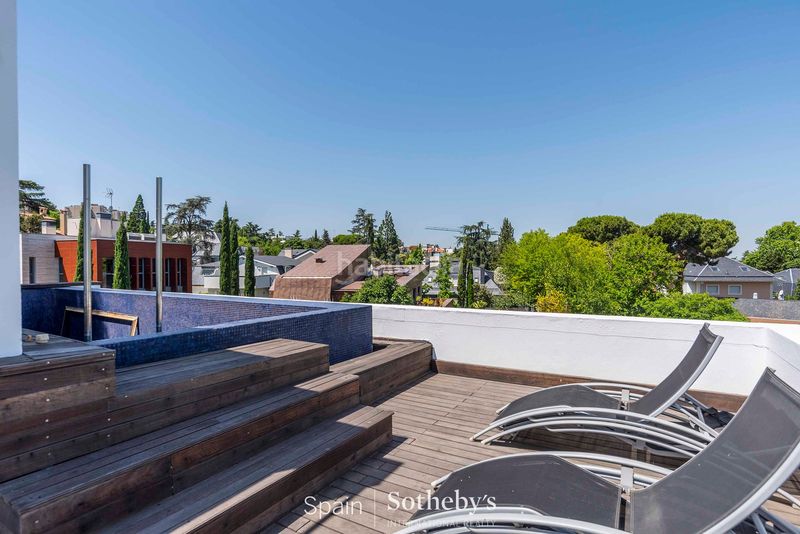 Foto 916a862e-7ba6-4414-b031-0b122c150e9e. Casa amb aparcament piscina a Mirasierra Madrid