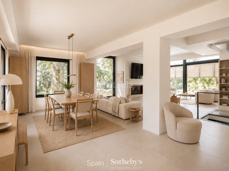 Foto b5eee063-892b-491d-bcc2-dc393bacb23c. Casa amb aparcament piscina a Mirasierra Madrid