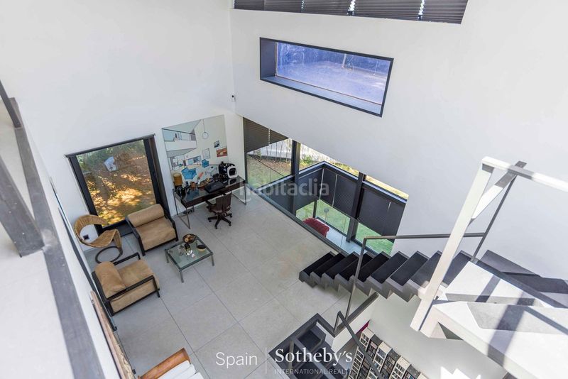 Foto bb83fb6c-5e71-45f9-abea-abfe9db7fb45. Casa amb aparcament piscina a Mirasierra Madrid