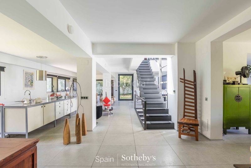 Foto d14af4b8-039a-4912-9400-24f6ab3d8175. Casa amb aparcament piscina a Mirasierra Madrid