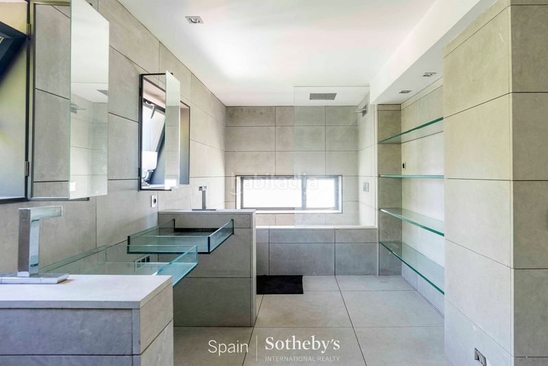 Foto dcb89a1d-f246-419e-9677-96822ec4cf32. Casa amb aparcament piscina a Mirasierra Madrid