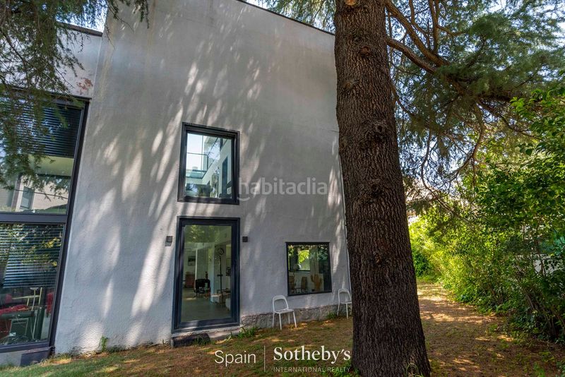 Foto f6aae527-ba19-4496-8d30-dafb37a0728d. Casa amb aparcament piscina a Mirasierra Madrid