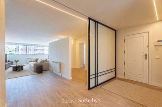 Lloguer Apartament  Calle de la infanta maría teresa. Alquiler en chamartin de 5 dormitorios en reforma