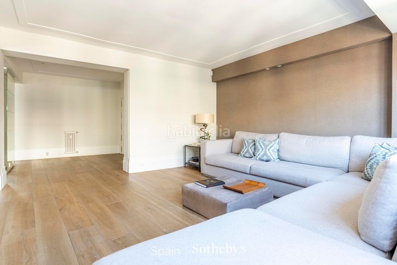 Foto 4c2c09c1-9929-400f-91e0-4ef1dd445e4b. Apartament amb calefacció a Almagro Madrid