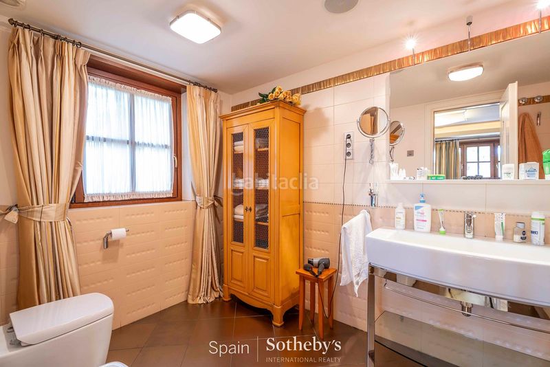 Foto 7e74a7ac-8976-4ffe-96e4-a51ab25bb8f6. Casa amb calefacció aparcament piscina a Conde Orgaz - Piovera Madrid