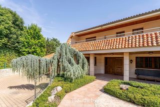 Casa  Calle serramagna. Villa contemporánea en conde orgazpiovera