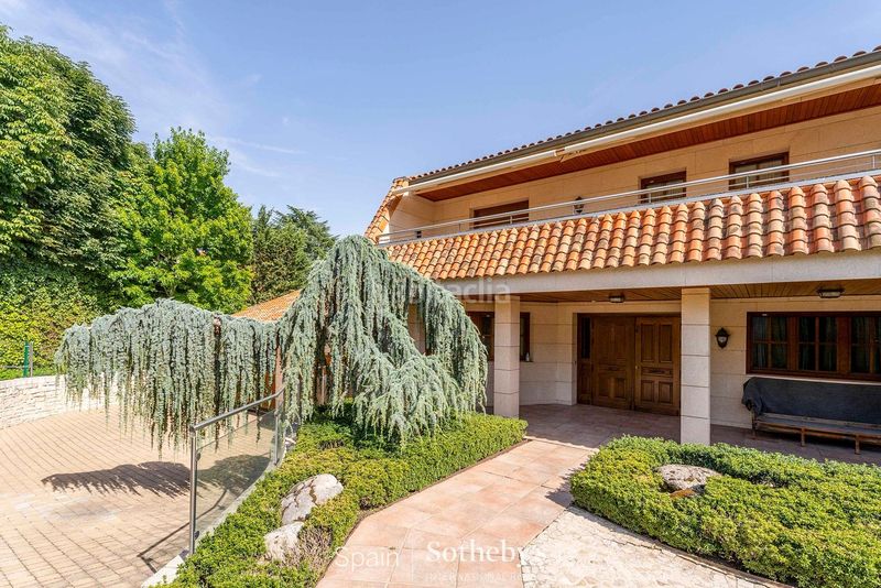 Foto 7ee897fe-cfe6-430a-b3ff-7c67db1617df. Casa amb calefacció aparcament piscina a Conde Orgaz - Piovera Madrid