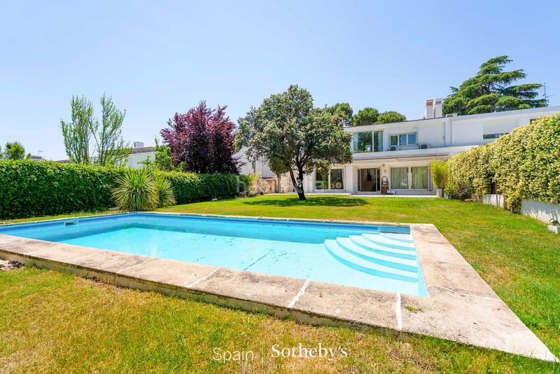 Foto 12191dad-a5f7-4d17-b837-f03eb902dbdf. Casa aparellada amb calefacció aparcament piscina a La Moraleja