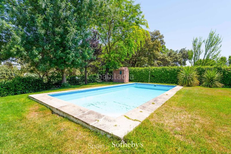Foto cd12435e-5311-406e-be94-9f1bdfa1c22e. Casa aparellada amb calefacció aparcament piscina a La Moraleja
