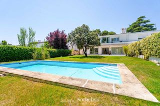Casa aparellada  Camino viejo. Chalet en urbanizaci�n 24 horas con vistas al golf