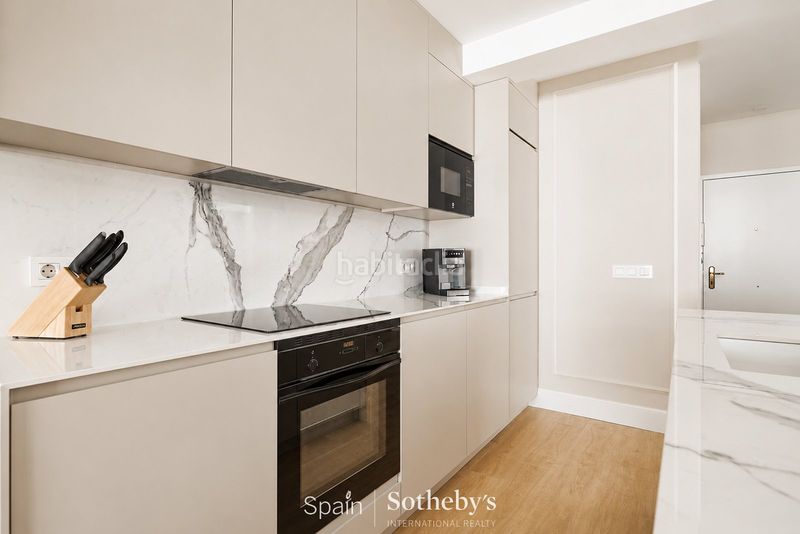 Foto 1f79fd9d-f0e2-401a-968f-8d5527d3f5b9. Apartament amb calefacció aparcament a Trafalgar Madrid