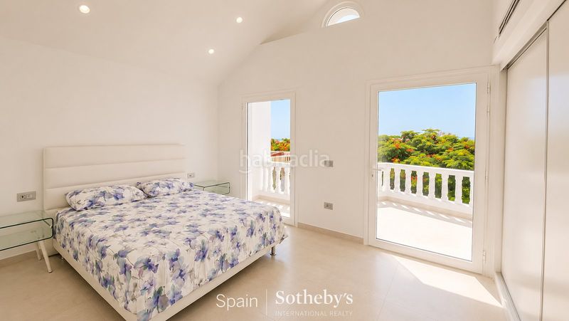 Foto b08538d6-4b45-4e75-8ca7-31e70c8e81be. Casa amb piscina a Playa de Fañabé Adeje