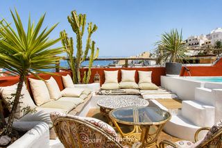 Casa aparellada en Calle le�n y castillo 4. Una casa con alma y vistas al atl�ntico