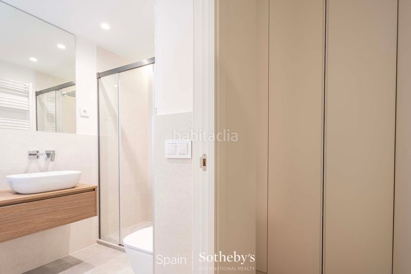 Foto d3571cb5-3fc3-4624-857e-a99bce21dabe. Apartament amb calefacció aparcament a Argüelles Madrid
