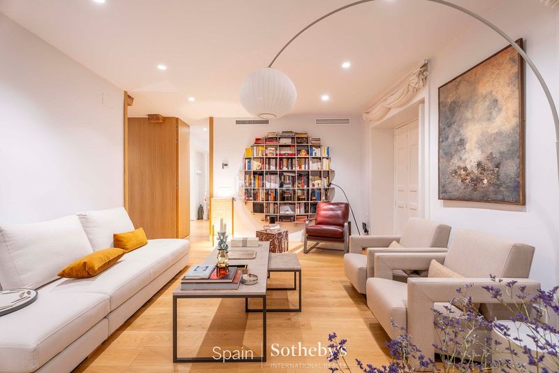 Foto 23c135e5-c210-4c88-8aab-24226220c2cd. Apartament amb calefacció aparcament a Jerónimos Madrid