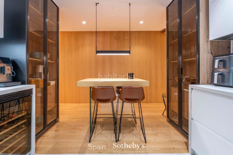 Foto 70235e39-9d64-4ba2-b7eb-63e11556b6da. Apartament amb calefacció aparcament a Jerónimos Madrid