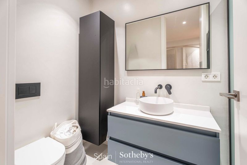 Foto 810c2f45-b5c1-45a6-94e9-ce97887c36c4. Apartament amb calefacció aparcament a Jerónimos Madrid