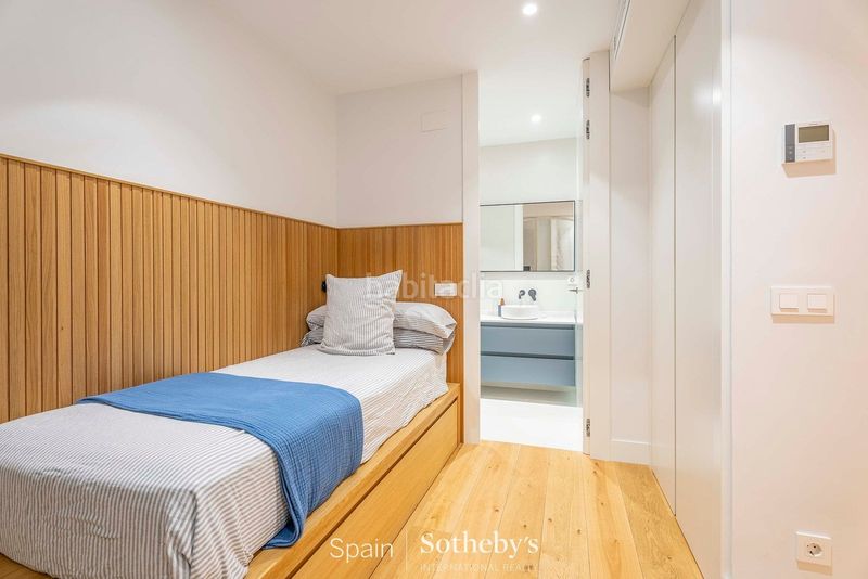 Foto e7b6b7f8-7a7d-4acd-a0d3-ddfe95aa6ea0. Apartament amb calefacció aparcament a Jerónimos Madrid