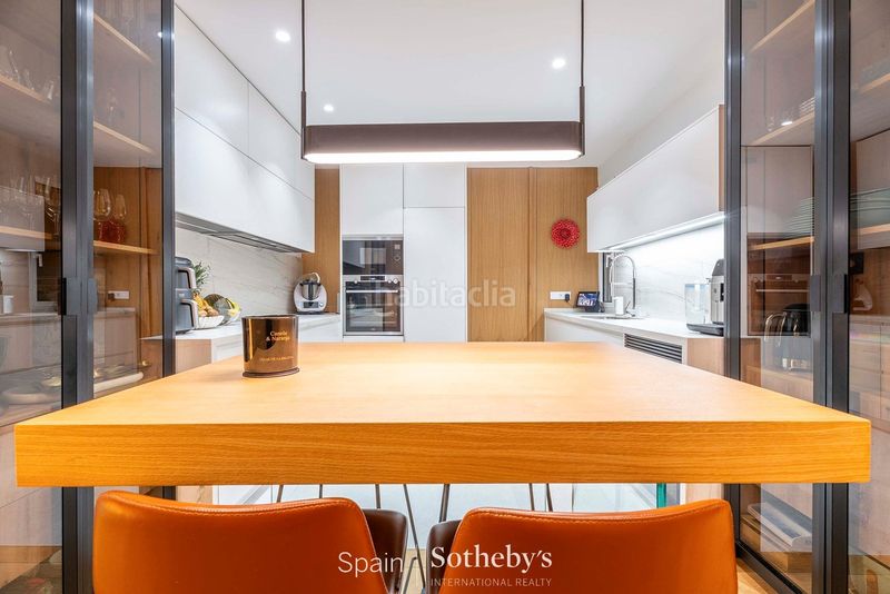 Foto fb3ce70f-7b5e-43a5-8b1a-d8811213cd76. Apartament amb calefacció aparcament a Jerónimos Madrid