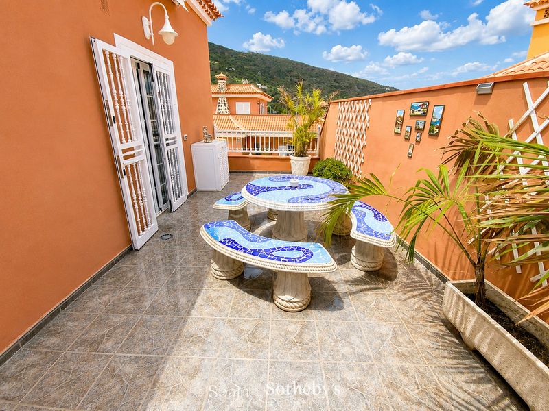 Foto c5468052-f0b5-4257-97e7-fb6ed45fb30b. Casa amb aparcament a Icod de los Vinos pueblo Icod de los Vinos