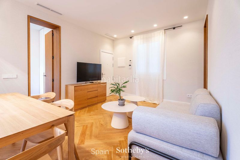 Foto cee31e46-ebb9-4b7e-b5b0-4c9515ae50b0. Apartament amb calefacció a Cortes-Huertas Madrid