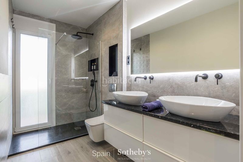 Foto 5c63f2fc-85e3-4a5d-9f43-48493346def9. Casa amb calefacció aparcament piscina a Valdelagua