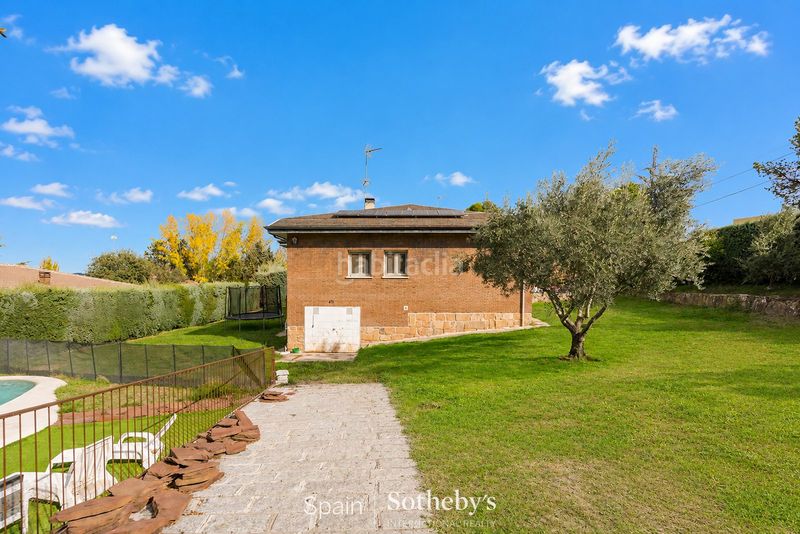 Foto 781aa785-a02a-4214-9e7c-352caf2d6515. Casa amb calefacció aparcament piscina a Valdelagua