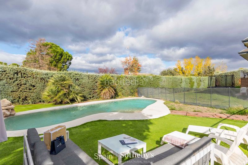 Foto b1cd76ab-b452-4c62-a662-5eafbc15fd79. Casa amb calefacció aparcament piscina a Valdelagua
