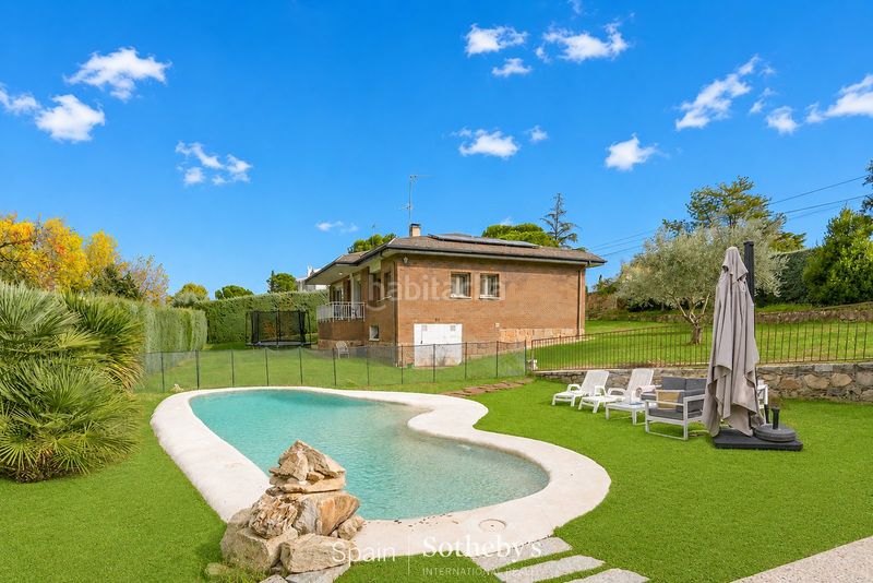 Foto df2071bb-3df6-48b8-8d1a-8ed405542280. Casa amb calefacció aparcament piscina a Valdelagua